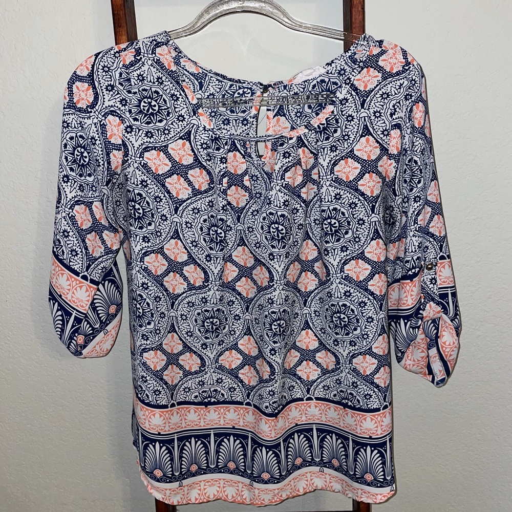 Patterned Blouse - Picture 3 of 3